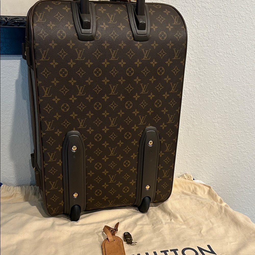 Louis Vuitton Monogram Pegase 55 +Dust bag+ Luggage tag + lock/keys and COA - Picture 8 of 17